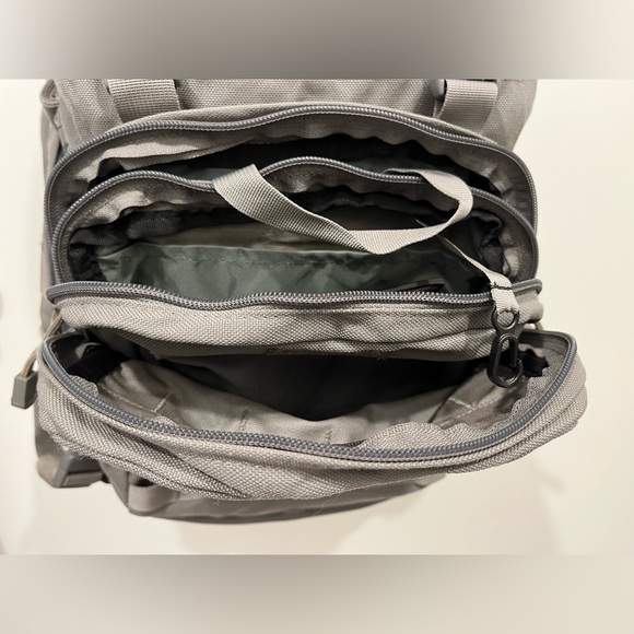 CamelBak Talon Backpack - Picture 3 of 10